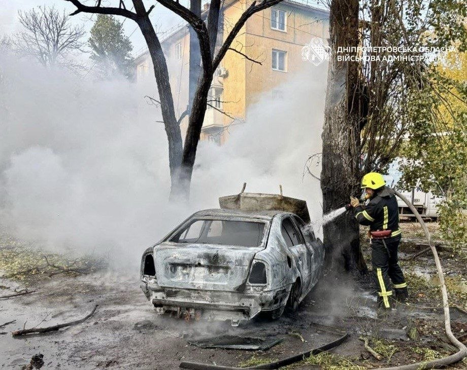 Ворожий безпілотник ударив по Павлограду: є жертва, серед травмованих — двоє дітей